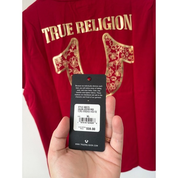 True Religion Floral Horseshoe V-Neck Tee – Jester Red – XL - Picture 4 of 4